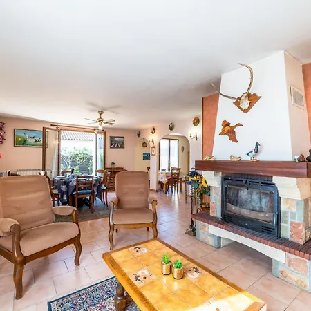 La Maison Du Carignan By Interhome