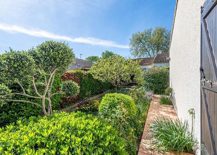 La Maison Du Carignan By Interhome Armissan